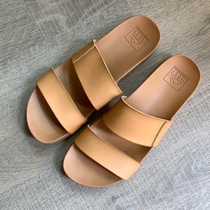 Neutral tan slides by Reef
